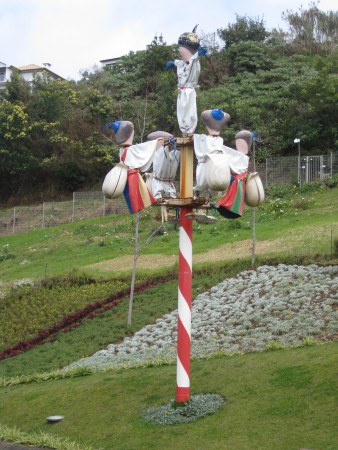 Visita ao Parque Temático da Madeira    No dia 16 de Março de 2012 , os elementos do Clube de Fotografia e Multimédia visitaram o Parque Temático da Madeira (Santana) com o objectivo de captar fotografias para o Concurso: "Simplesmente Madeira". A desloca